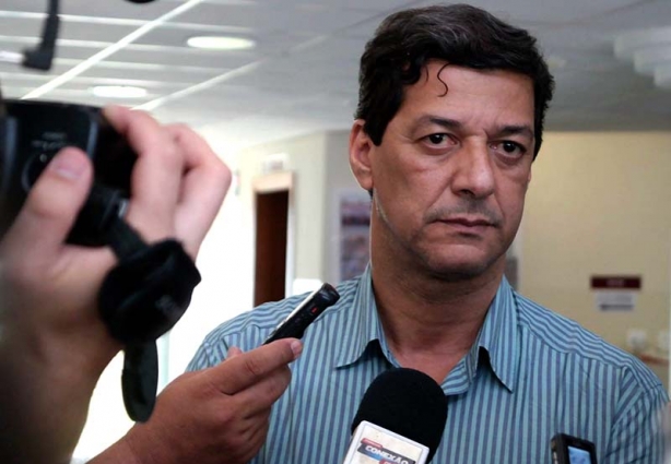 O prefeito de Ubá, Vadinho Baião, teve seu veto ao reajuste dos salários dos servidores municipais derrubado pelos vereadores