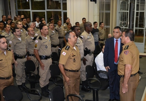 Major Willian Machado e o Tenente Coronel Clóvis Pimenta, na apresentação do evento