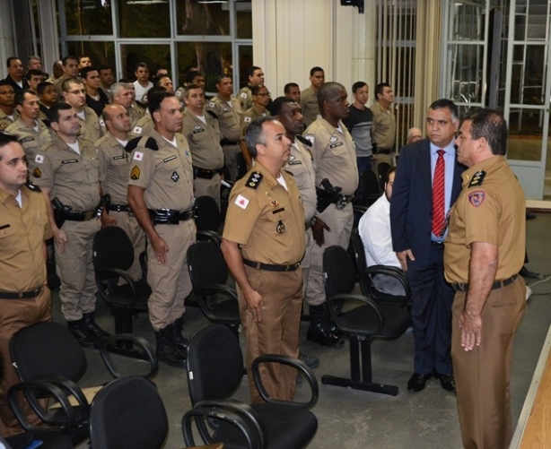 Major Willian Machado e o Tenente Coronel Cl&oacute;vis Pimenta, na apresenta&ccedil;&atilde;o do evento