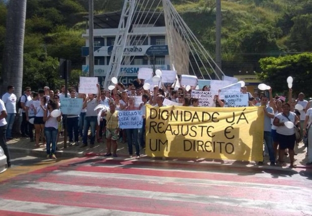 Após quinze dias de greve servidores municipais de Ubá suspenderam a greve
