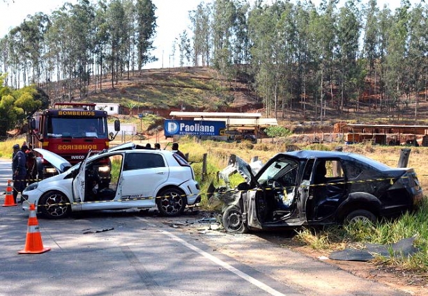 Punto e Fiesta colidiram e resultou na morte de três pessoas, sendo uma criança