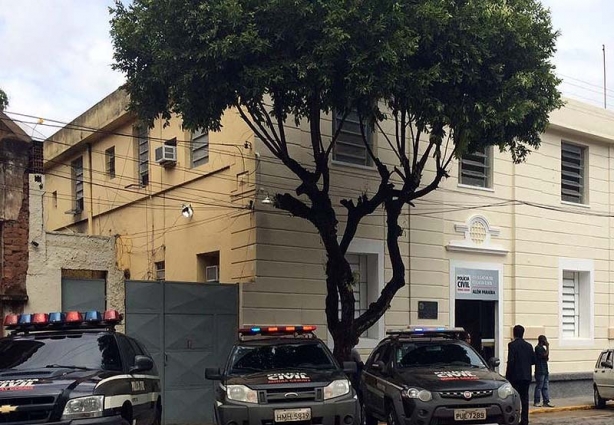 Fachada da delegacia de Polícia Civil reformada de Além Paraíba