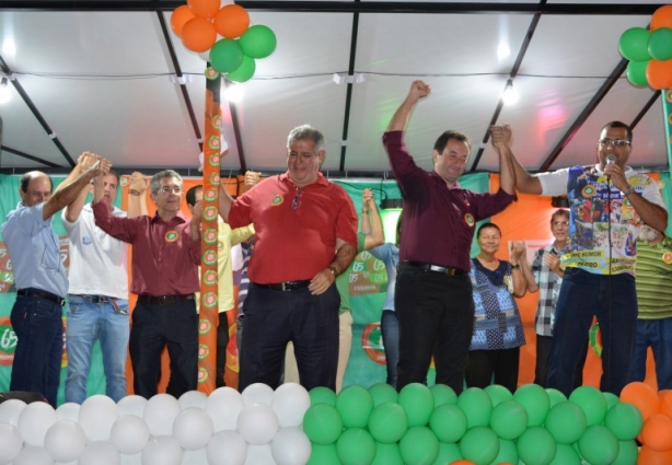 Campanha de Cesinha dá a largada aos comícios nos bairros e distritos de Cataguases