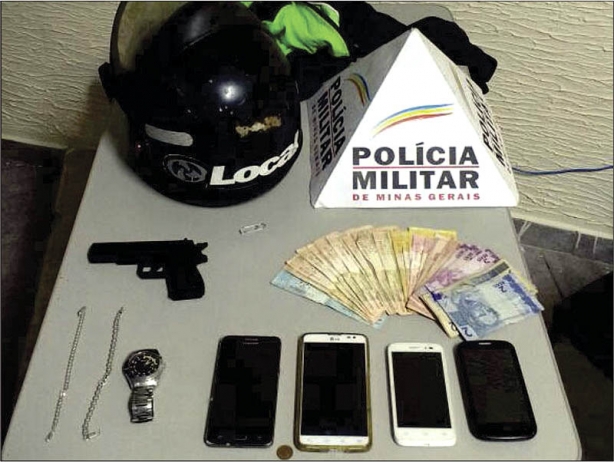 Os objetos furtados e o dinheiro roubado foram recuperados pelos policiais e um dos supostos envolvidos, conduzido at&eacute; &agrave; delegacia