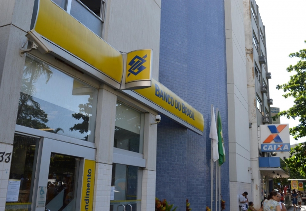 Agência do Banco do Brasil de Leopoldina terá de indenizar garoto por ter se ferido em um refletor de luz