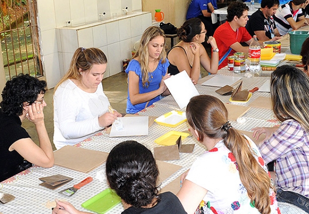 As oficinas que acontecem durante o evento mobilizam pessoas de várias áreas do conhecimento