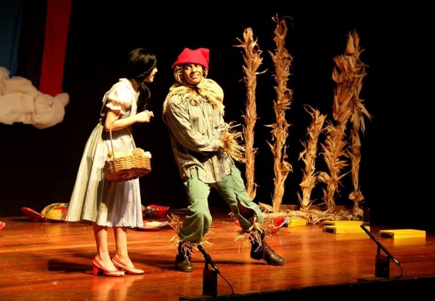 Estreia da peça O Mágico de Oz é sucesso em Cataguases e Muriaé neste fim de semana