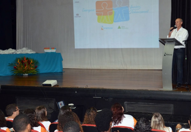 Eduardo Mantovani, presidente da Energisa Minas Gerais, discursa na formatura do curso 