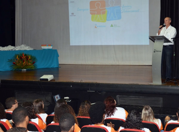 Eduardo Mantovani, presidente da Energisa Minas Gerais, discursa na formatura do curso 
