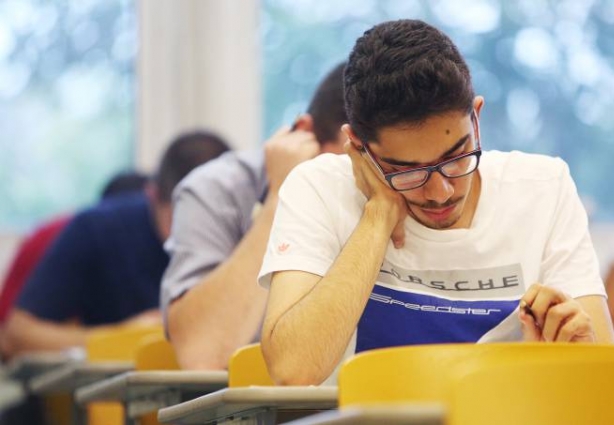 O Enem será realizado neste fim de semana em todo o país e vai mobilizar quase 9 milhões de estudantes