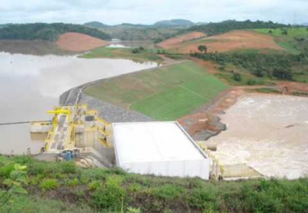 Reunião termina sem definir ações para despoluir a água da represa de Barra do Braúna