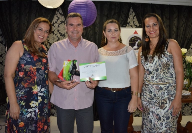 Ulisses Oliveira, vencedor do Concurso, ao lado da diretoria do Circuito Serras e Cachoeiras