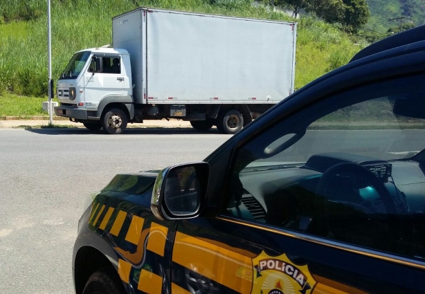 O caminhão da Polícia Civil foi roubado no Rio de Janeiro há mais de quatro anos