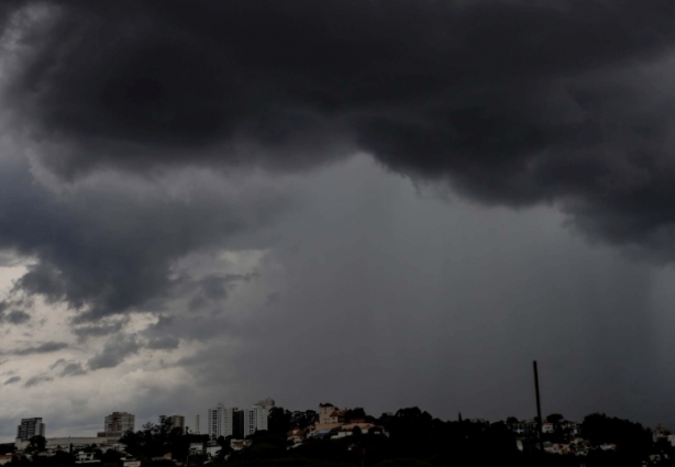 Energisa dá dicas importantes de prevenção em período de chuvas fortes e sobre lidar com equipamentos elétricos