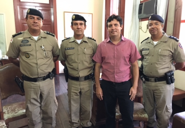 Da esquerda para a direita: Tenente Coronel Clóvis Pimenta, Tenente Coronel Ramos, prefeito Willian Lobo e Major Willian Machado