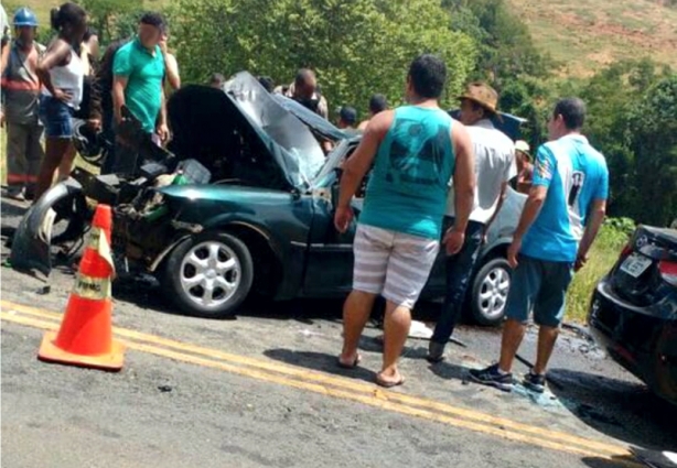 As vítimas foram resgatadas por duas unidades do SAMU que as levaram para o Hospital de Cataguases e de Ubá