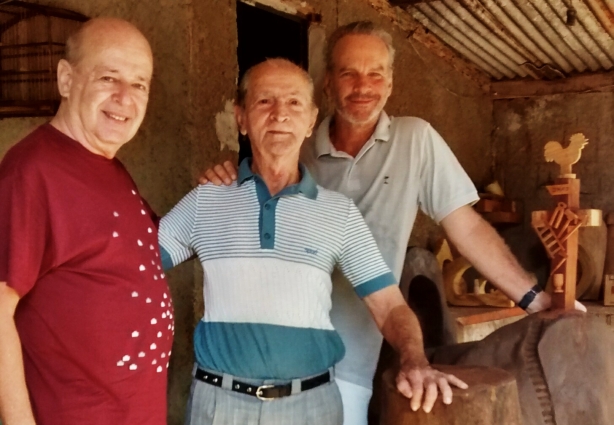 Vírginio Rios, ao centro, tendo a frente o Secretário de Cultura de Minas, Ângelo Oswaldo e o curador da mostra, Pedro Marcos de Oliveira