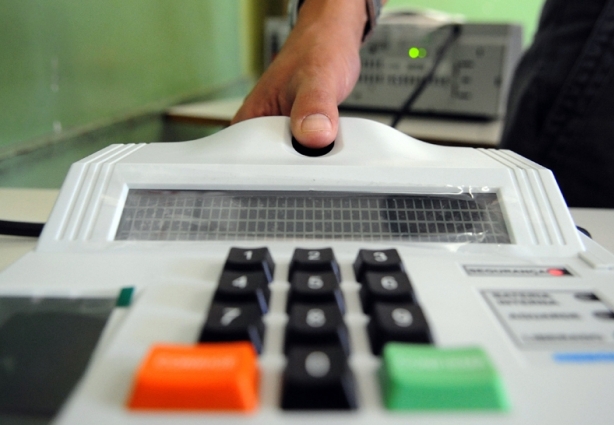 Eleitores de Leopoldina devem procurar o Cartório Eleitoral para fazerem o cadastramento biométrico a partir desta segunda-feira