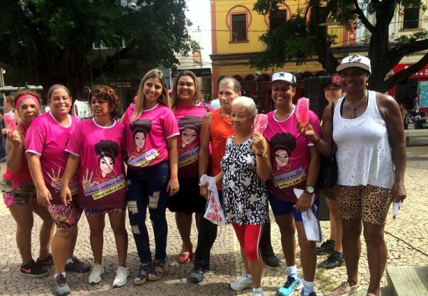 Equipe da Casa de Maria organizou o evento na Praça Rui Barbosa, nesta manhã de quarta-feira