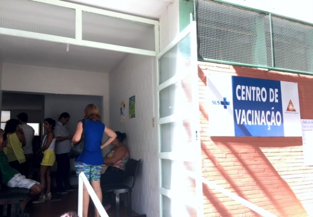 O Centro de Vacinação que funciona na Vila Tereza está aplicando as doses contra a Febre Amarela, diariamente