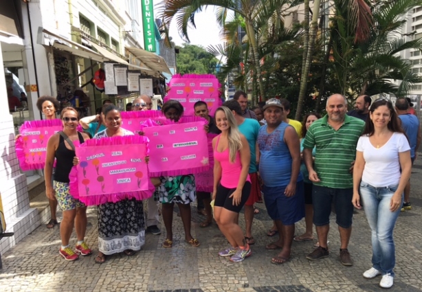 A equipe do CAPS I fez uma caminhada nesta manhã de sexta-feira, pelo Centro da cidade