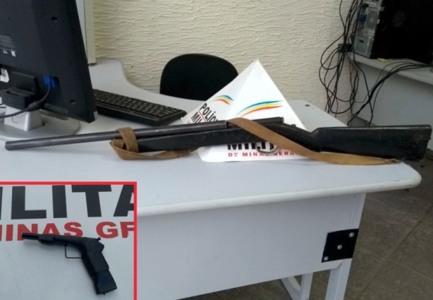 Uma arma artesanal e um simulacro foram apreendidos nesta tarde pela polícia militar em Cataguases