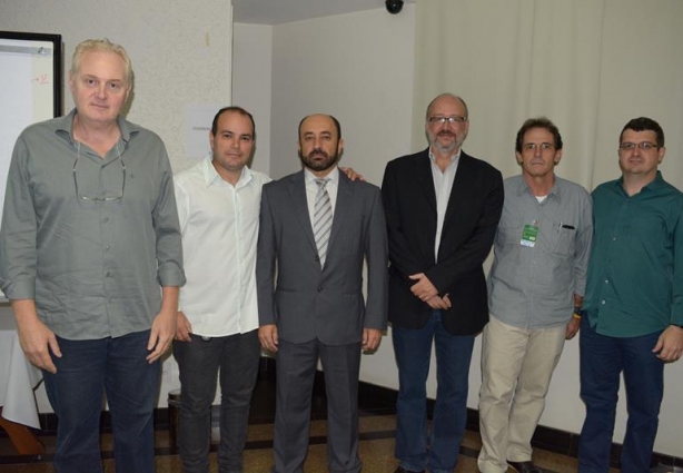 Diretoria da Unimed Cataguases, presidente da ACIC, Ricardo Mattos, e os palestrantes, Luiz Coelho e Alexandre Veloso
