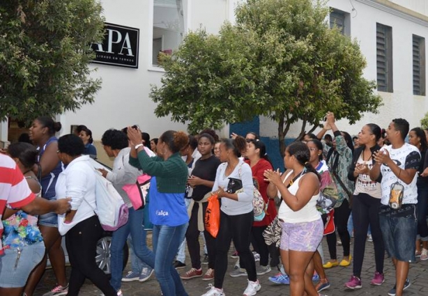 O protesto contou também com uma caminhada em torno do quarteirão da empresa. Toda a manifestação foi pacífica