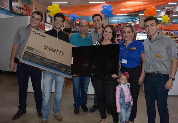 Rachel Lanes levou uma Smart TV no sorteio feito para quem participou pelo Facebook