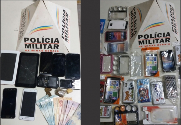 Drogas, celulares e até capas novas para estes aparelhos foram encontradas pela polícia na casa do suspeito