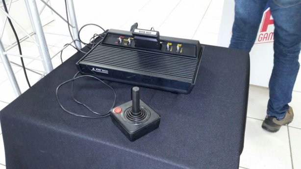 O videogame que marcou &eacute;poca para toda uma gera&ccedil;&atilde;o, o Atari 2600, primeira gera&ccedil;&atilde;o, pode ser visto na Expogames