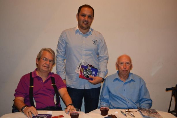 O Secret&aacute;rio Municipal de Cultura e Turismo, Fausto Menta ao lado dos escritores Ronaldo Werneck e Joaquim Branco