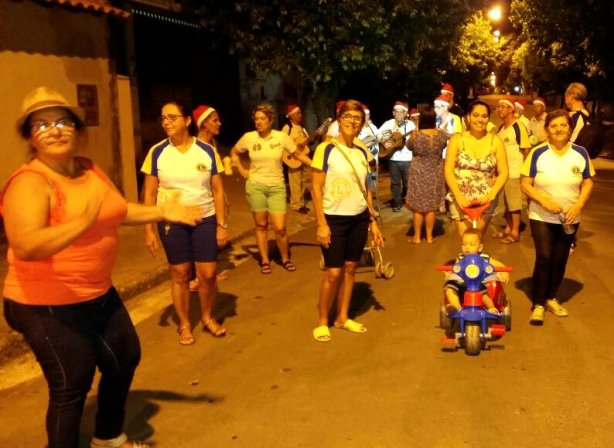 A boa m&uacute;sica de seresta percorreu algumas ruas do Bairro Taquara Preta na noite desta sexta-feira