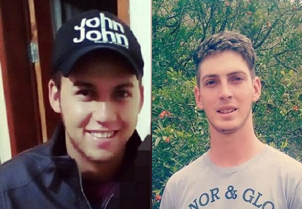 Os dois rapazes não conseguiram sobreviver à colisão entre suas motocicletas ocorrida neste domingo
