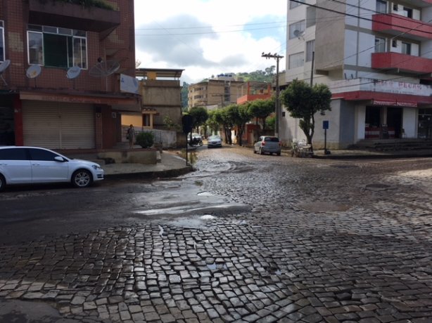 No cruzamento da Avenida Rotary com ruas Nogueira Neves e Raimundo de Paula Batista o tr&acirc;nsito est&aacute; liberado