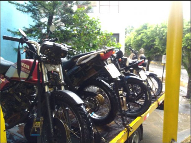 A Pol&iacute;cia Militar apreendeu cinco motocicletas que estavam irregulares com a lei de tr&acirc;nsito brasileira