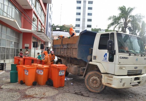A empresa terceirizada ficará responsável exclusivamente pelo recolhimento do lixo orgânico