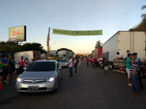 Manh&atilde; do &uacute;ltimo dia do movimento grevista dos caminhoneiros em Visconde do Rio Branco
