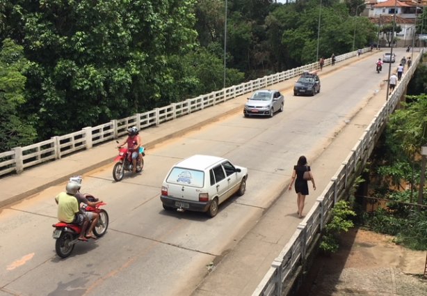 Caminhões até 16 toneladas vão continuar passando sobre a "ponte nova"