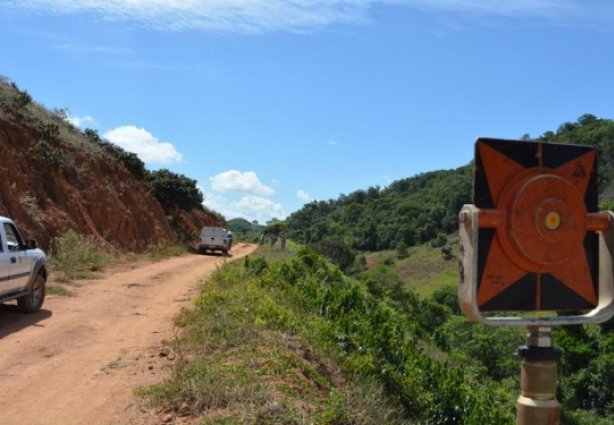 A reportagem acompanhou, à época, o trabalho dos topógrafos no local