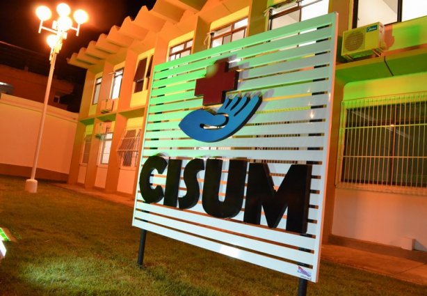 O Cisum funciona em Leopoldina e atende à população de doze municípios consorciados