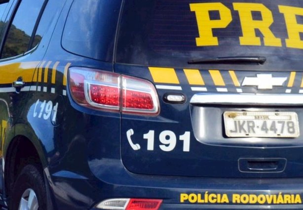 A Polícia Rodoviária Federal foi acionada e realizou rastreamento, porém os autores e o Renault não foram localizados