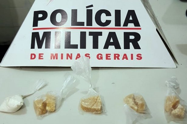 As drogas foram apreendidas e levadas com os suspeitos &agrave; Delegacia Regional de Pol&iacute;cia Civil em Leopoldina