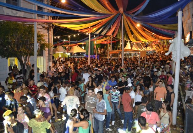 O Carnaval de Miraí - é um dos mais concorridos da região, e costuma animar mais de cinco mil pessoas por noite