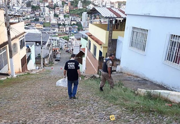 A Perícia Técnica da Polícia Civil esteve no local colhendo informações que possam explicar a dinâmica dos fatos