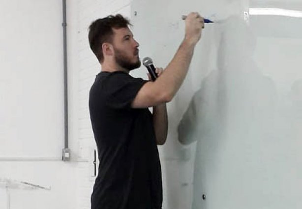 Thiago fez uma palestra marcada pela descontração e deu dicas importantes para uma vida financeira mais confortável