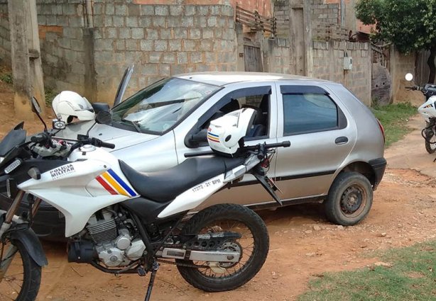 O carro foi recuperado pelos militares e aparentemente nada foi levado de seu interior