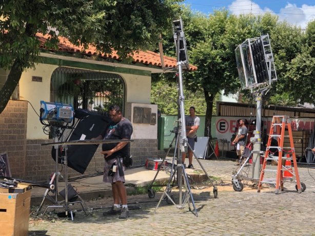 A produ&ccedil;&atilde;o alugou uma casa &agrave; Rua Nogueira Neves onde vai filmar at&eacute; a pr&oacute;xima quarta-feira