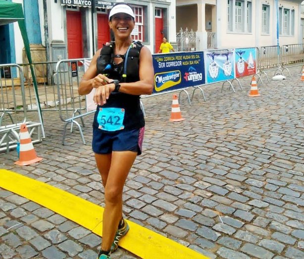 Tatiane de Paula foi a terceira colocada geral na maratona Galo V&eacute;io, em Mariana