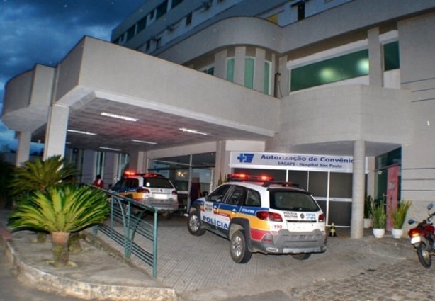 Não há informações sobre o estado de saúde do taxista que chegou dirigindo o próprio veículo ao Hospital